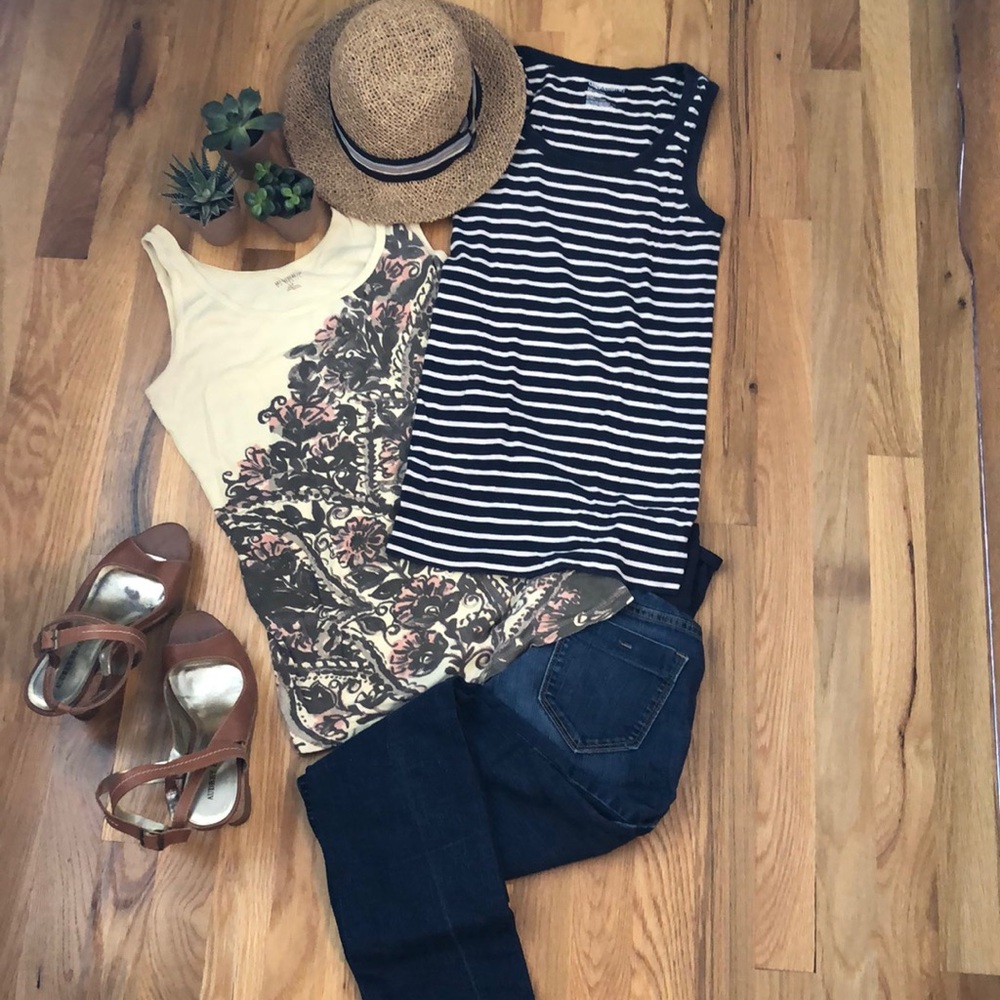 Lot (2) of Gap and Motherhood Maternity Tank Tops